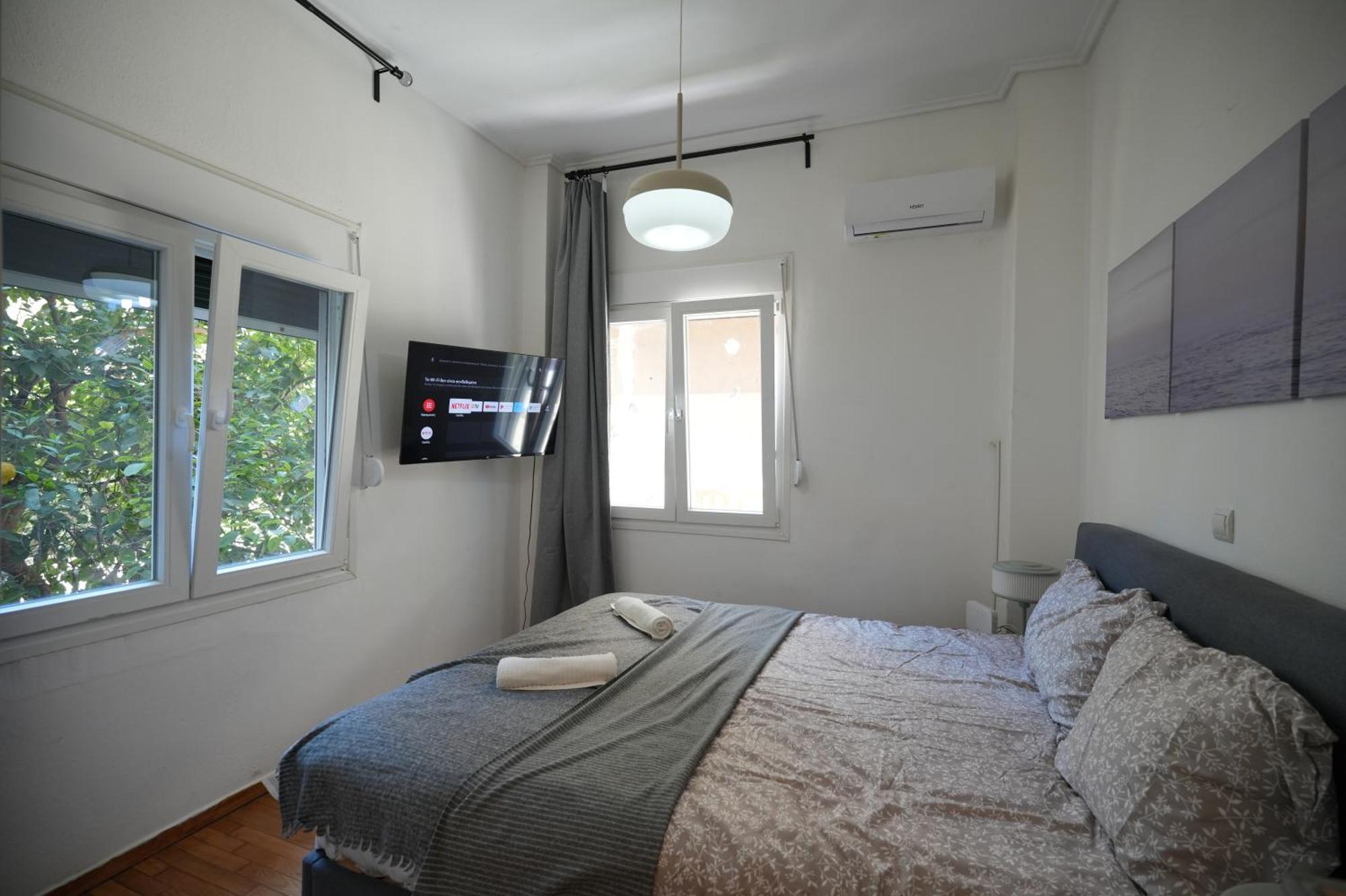 The Cozy Studio, Nea Smyrni
